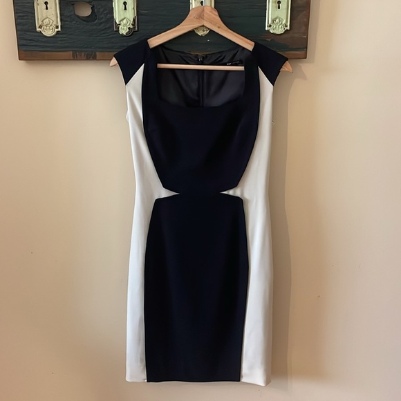 JayGodfrey Kornell Black and White Colorblock Square Neck Sheath Dress Size 4 - Picture 6 of 16